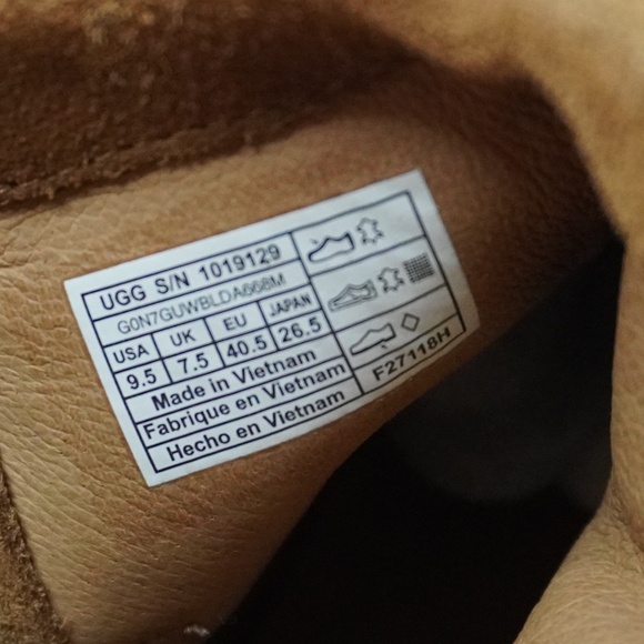 Women’s UGG Boot Reid - Chestnut LIKE NEW size 9.5 - Picture 4 of 5